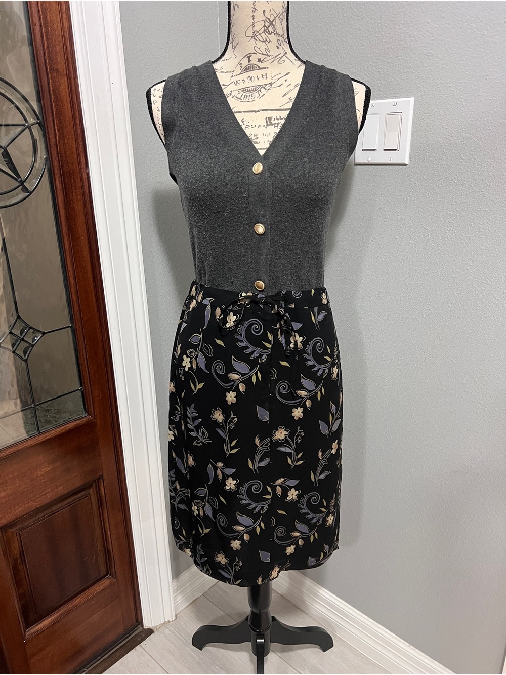 Harold’s Vintage 90s Black Floral Paisley Midi Skirt Size 6 Whimsigoth Friends